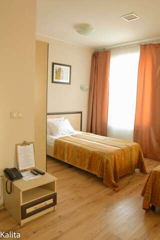 Гостиница Калита Калуга 3-местный номер стандарт-4