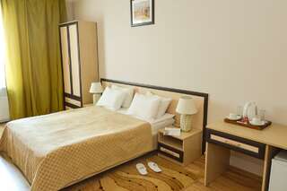 Гостиница Калита Калуга Номер стандарт с 1 двуспальной кроватью-1